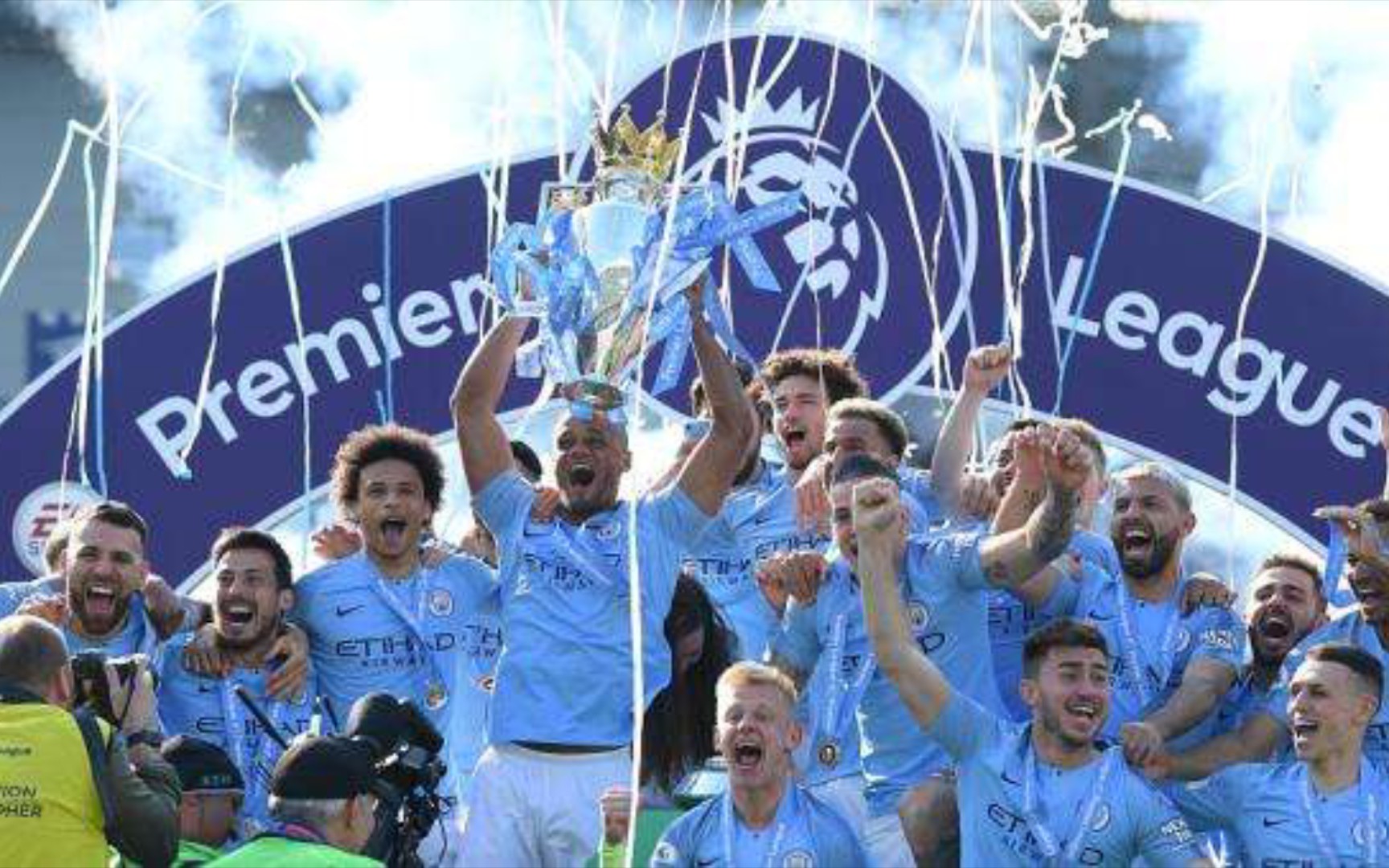 队稳步前行 队稳步前行